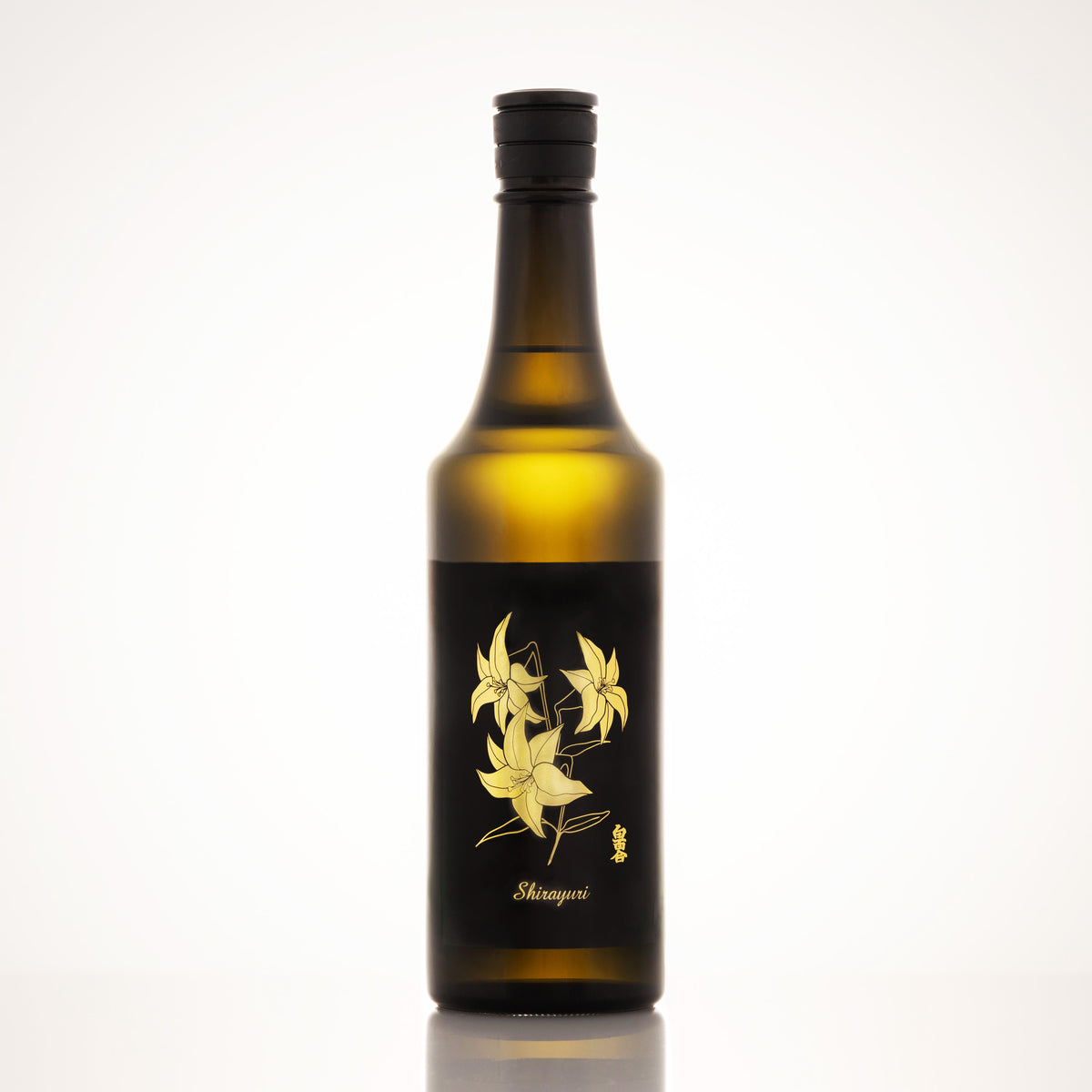 Shirayuri inui 44 44度 ❘黄金に輝く白百合が思わず目を引く個性的な